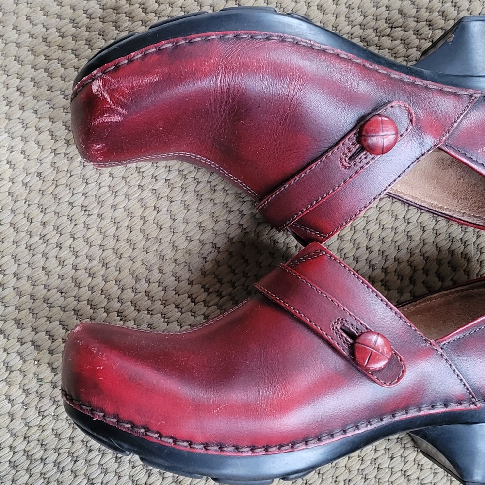 Red Dansko Clogs Size 41 - image 5